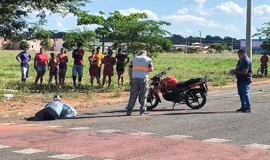 Sinop: Motociclista ''passa reto'' em rotatória e morre após atingir árvore
