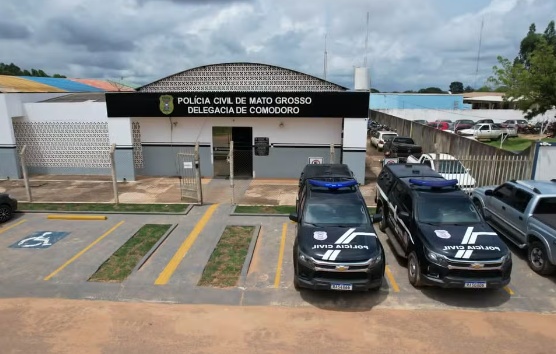 Mãe de adolescente estuprada pelo padrasto é presa por interferir na investigação para defender companheiro em MT