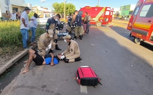 Motociclistas são socorridos com graves ferimentos após acidente em Sinop