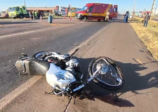 Motociclista fica em estado grave após colisão com carro na BR-163