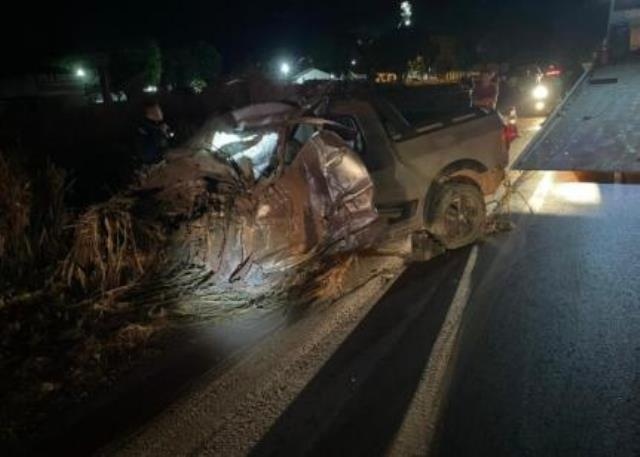 Casal morre em batida entre carreta e Saveiro na BR-163 em Sorriso