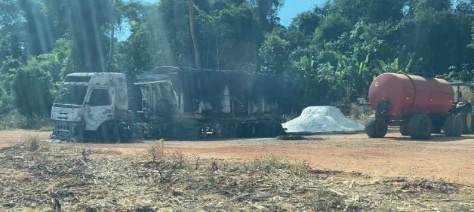 Motorista de caminhão morre eletrocutado após caçamba atingir fiação de alta tensão