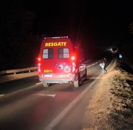 Colisão frontal entre moto e carreta deixa dois mortos na BR-163 em Sinop