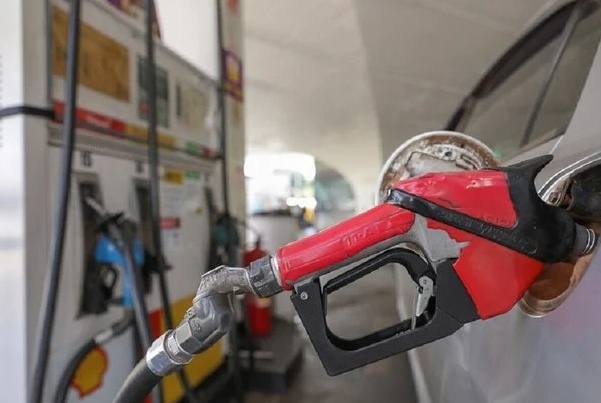 Petrobras anuncia aumento de 7,12% no preço da gasolina