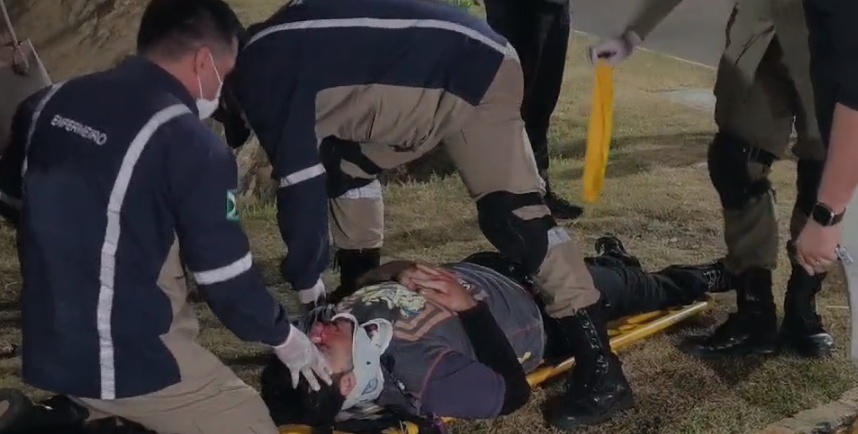 Acidente entre carro e moto de alta cilindrada deixa homem ferido em Sinop