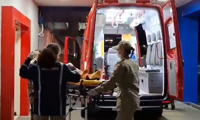 Acidente entre carro e moto deixa mulher gravemente ferida em Sinop
