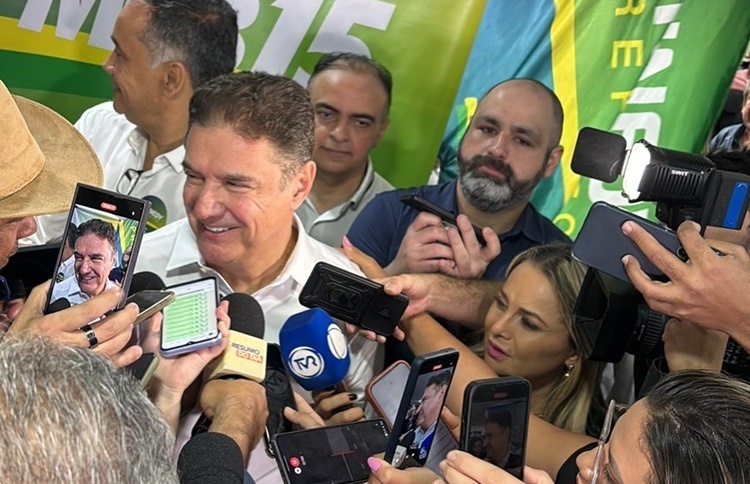 MDB oficializa Kennedy em ato com 1.200 pessoas e mostra força