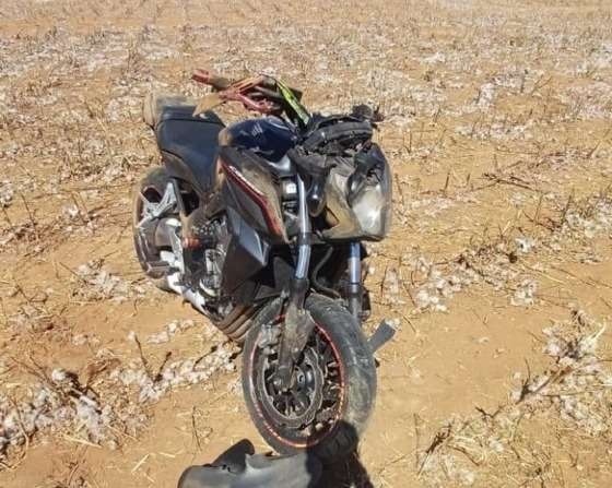 Condutor erra curva com moto de alta cilindrada, sai da pista e morre no nortão