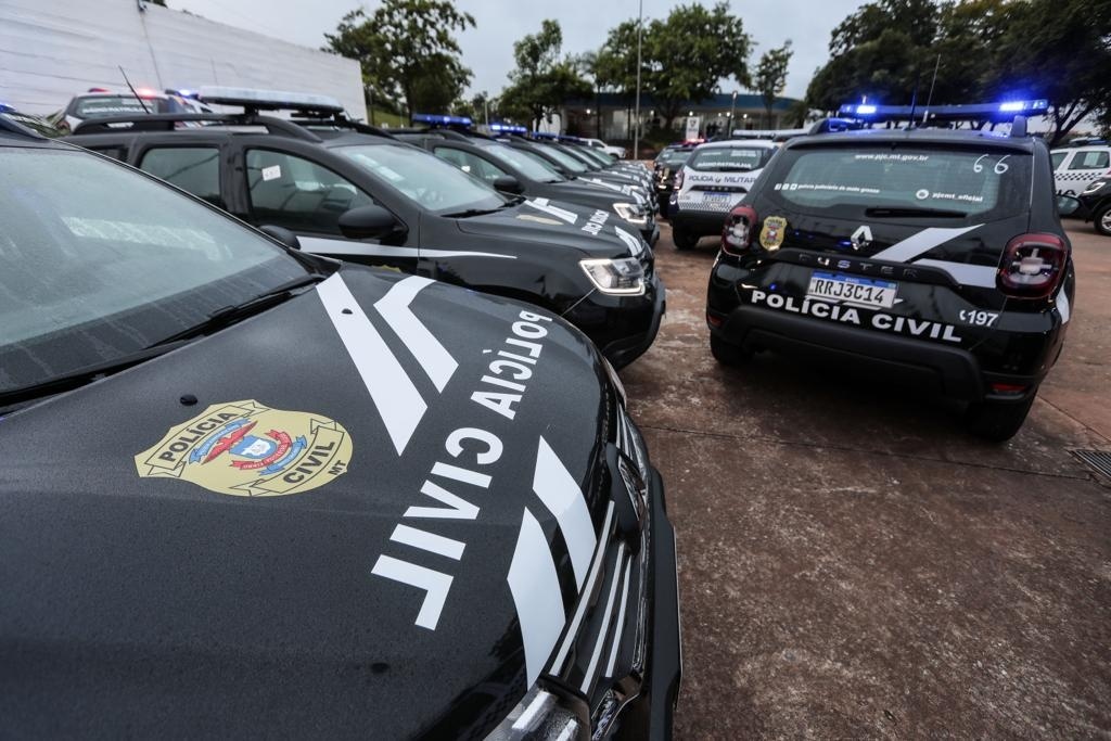 Após denúncias de pacientes, mulher que atuava como falsa psicóloga em MT é autuada pela Polícia Civil