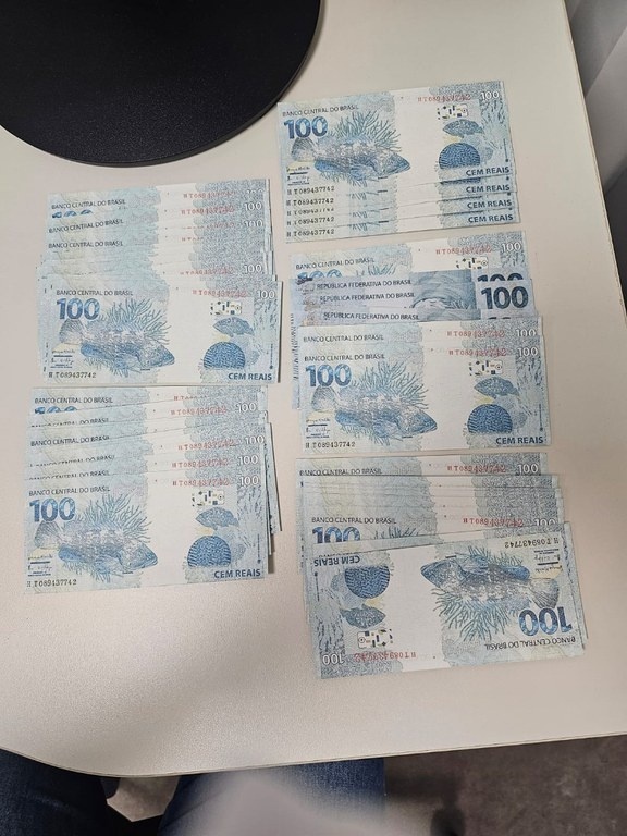 Mulher é presa pela Polícia Federal em Cuiabá por receber notas falsas pelos Correios