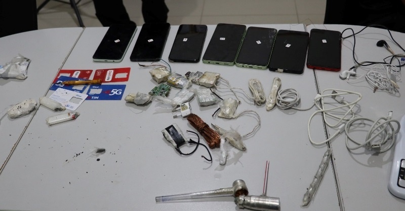 Polícia Penal apreende celulares e entorpecente na Penitenciária de Sinop