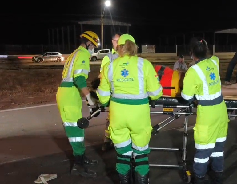 Acidente entre carro e moto deixa duas mulheres feridas em Sinop
