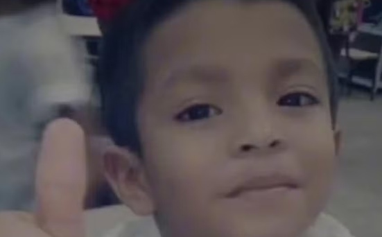 Menino morre após ser agredido por colega ao se recusar a fazer trabalho de escola em Manaus, diz mãe