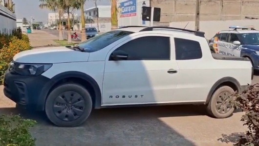 Pick-up roubada é recuperada pela Polícia Militar
