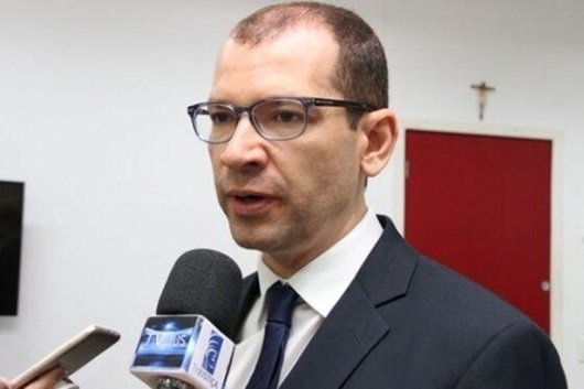 Apenas 52% dos municípios destinam corretamente o lixo, diz promotor