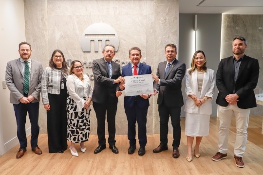 TCE-MT recebe certificado de garantia da qualidade de gestão