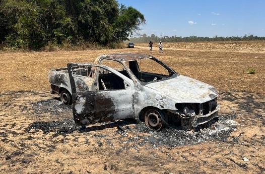 Corpo é encontrado carbonizado dentro de pick-up em estrada de Sinop
