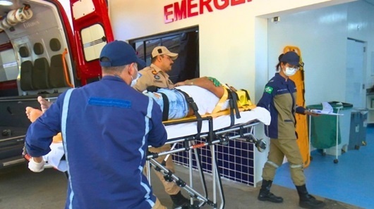 Pintor é socorrido após cair de escada em Sorriso