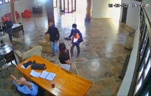 Bandidos armados invadem empresa em Sinop, amarram funcionário e roubam eletrônicos