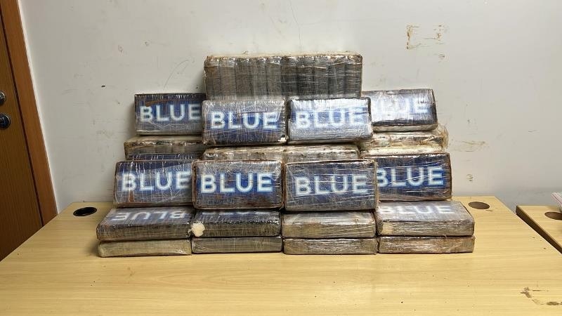 Operação apreende 67 kg de cocaína avaliada em R$ 1 milhão e prende homem procurado por roubo