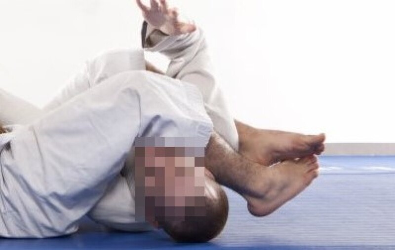 Tio corta Wi-Fi e sobrinho faz ele 'apagar' com golpe de jiu-jitsu em Arenápolis/MT