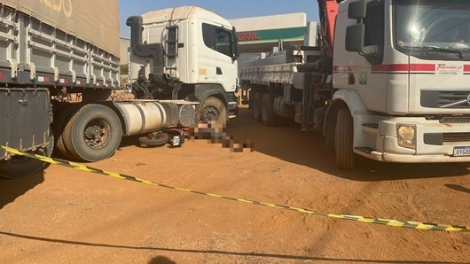 Homem morre atingido por carreta na BR-163