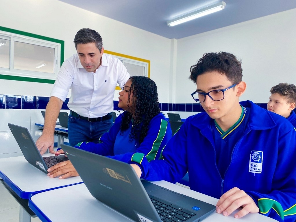 Professores de Mato Grosso são os mais bem pagos do país