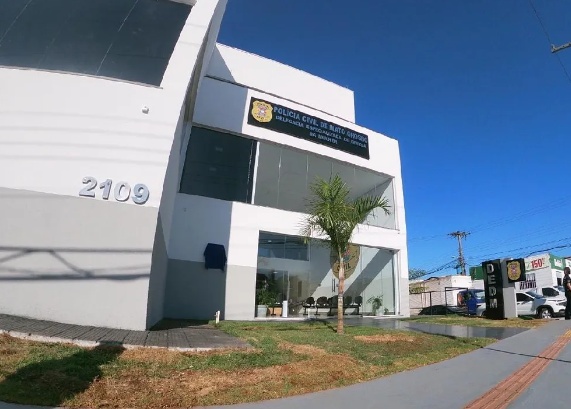 Homem que assediava colega de trabalho e acreditava ter relação amorosa com a vítima é preso em Cuiabá