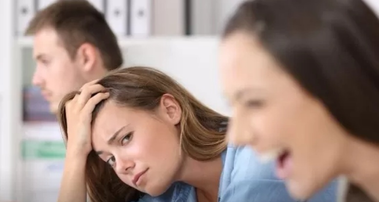 85% das pessoas têm colegas de trabalho irritantes