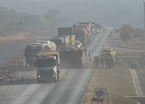 Colisão entre dois veículos de carga é registrada na BR-163 em Nova Mutum