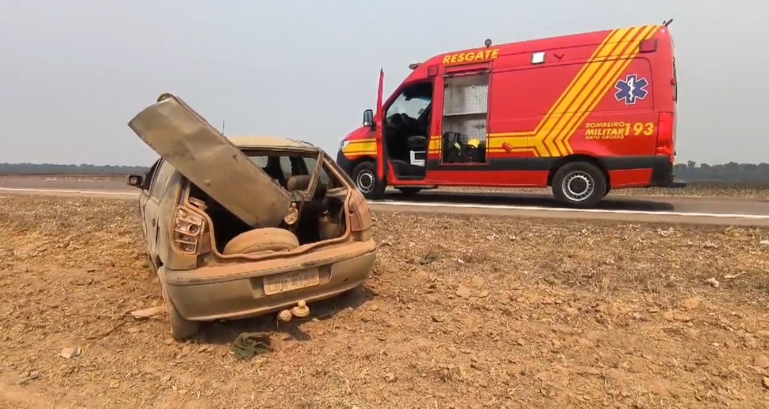 Dois homens ficam em estado grave após capotamento na MT-423