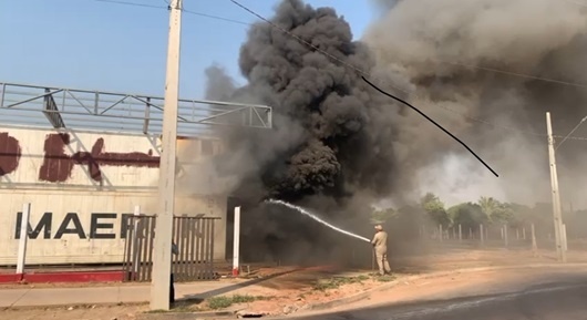 Sinop: Incêndio é registrado em contêiner ao lado do Corpo de Bombeiros