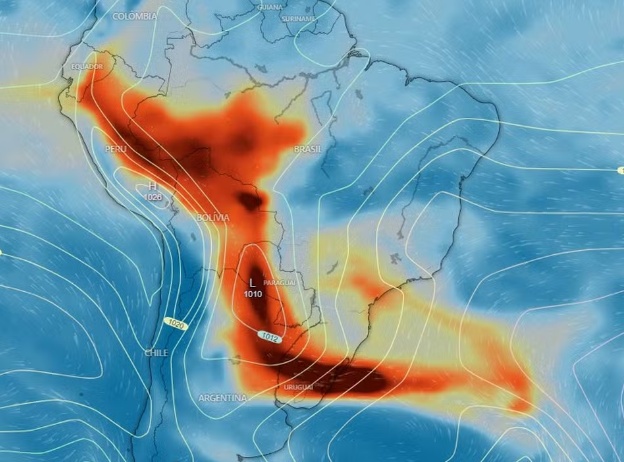 Fumaça de incêndios cobre o céu do Brasil e pode chegar à Argentina e ao Uruguai