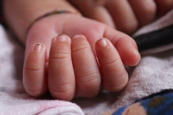 Bebê de 1 ano é encontrado morto ao lado do pai em Cuiabá