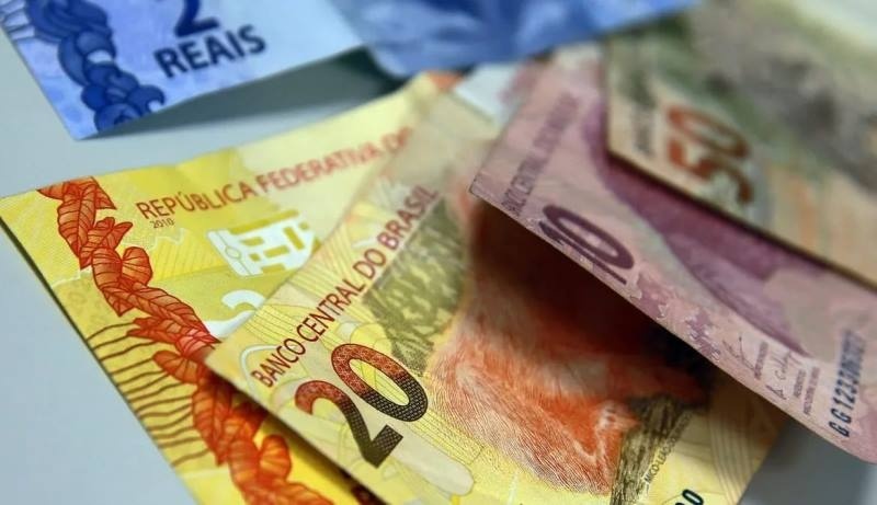 Quanto em preciso guardar por mês para juntar R$ 1 milhão em 10, 20 ou 30 anos