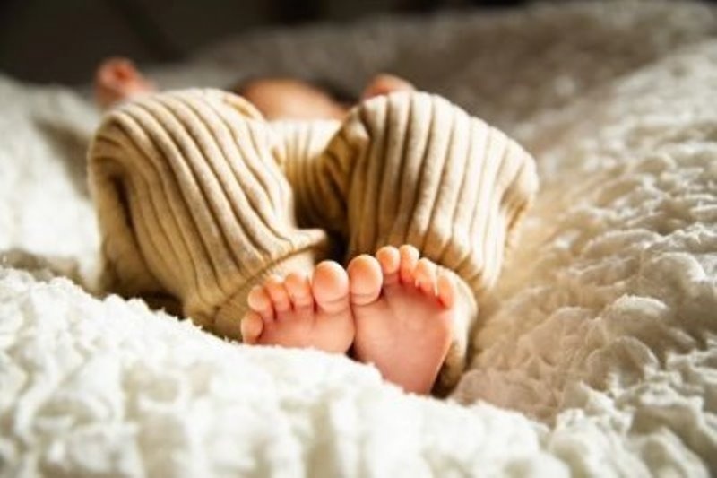Bebê de 11 meses não resiste e morre após cair da cama em Cuiabá
