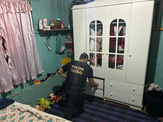 Mulher que gravava abusos de sobrinhas e vendia na internet é alvo da Polícia Federal