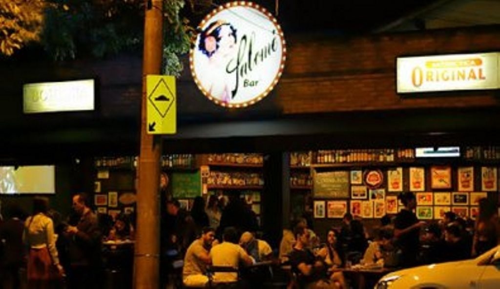 Após noitada em bar, playboys não pagam conta e são presos em Cuiabá