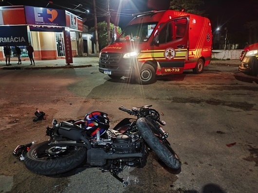 Dois são socorridos em estado grave após forte colisão entre moto e van em Sinop