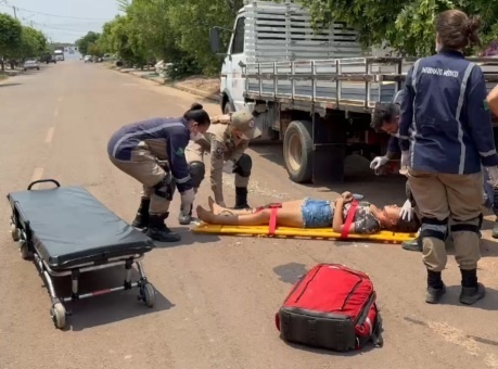 Jovem fica com peça cravada em ombro após acidente em Sinop