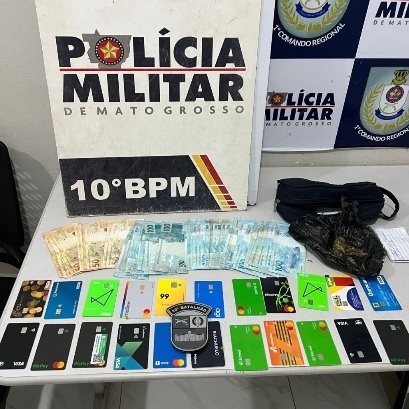 PM prende dupla de jovens por estelionato e apreende R$ 4,7 mil em dinheiro