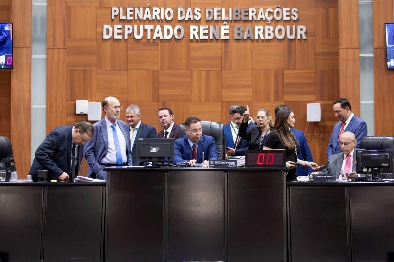MT terá R$ 4,7 bilhões para investimentos e servidores receberão RGA a partir da folha salarial de janeiro