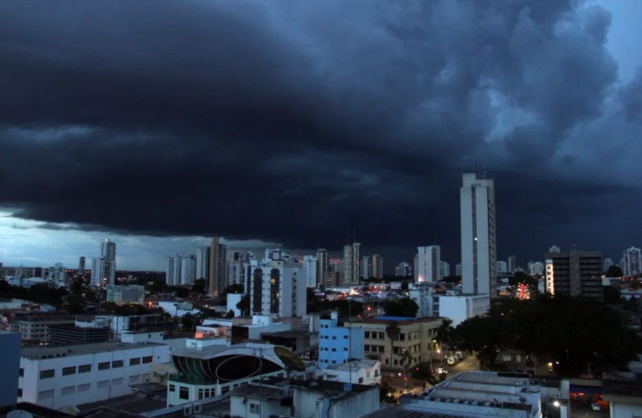 Inmet dispara alerta amarelo para tempestade e chuvas intensas em Mato Grosso