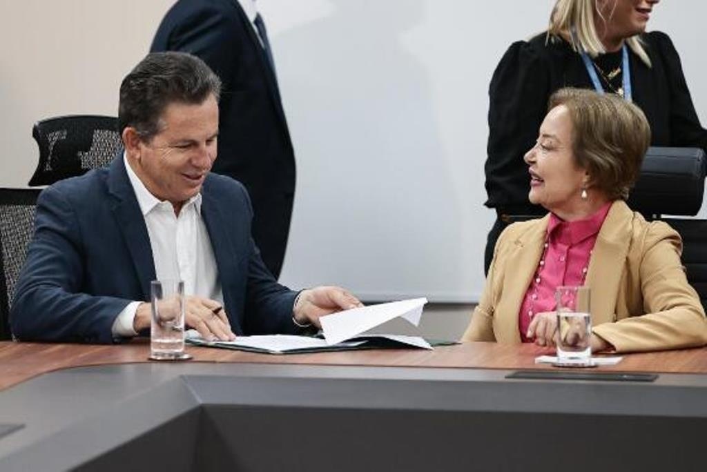Mauro recebe da presidente do TJMT a lista tríplice para vaga de desembargador