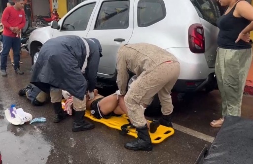 Homem fica em estado grave após colisão entre moto e carro em Sinop