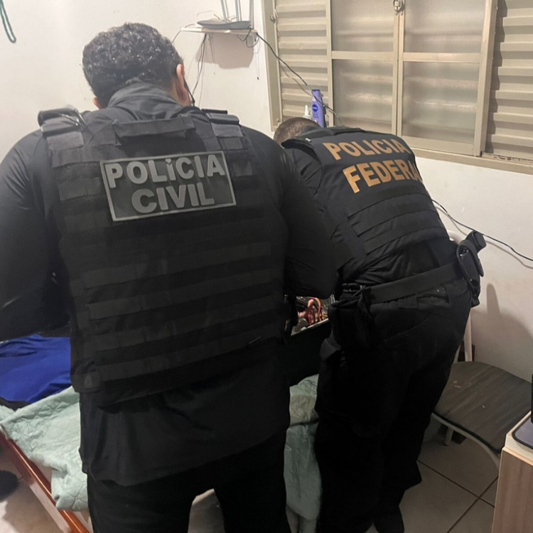 Menor é alvo da PF e PC por estupro de crianças e por compartilhar vídeos de crimes