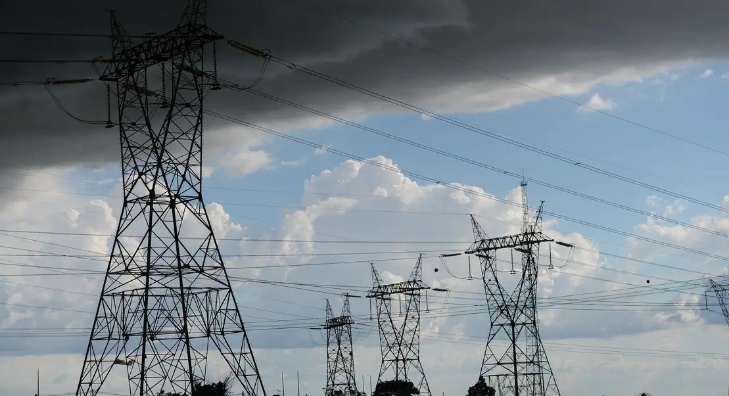 Energia elétrica mais cara puxa alta de 0,54% da prévia da inflação em outubro, mostra IBGE
