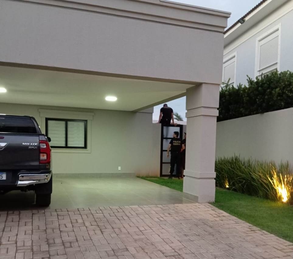 Fora de Cuiabá, lobista teve empresa e mansão no Alphaville vasculhados pela Polícia Federal