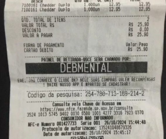 Funcionária do Burger King é demitida após identificar cliente como 'debmental' em notinha