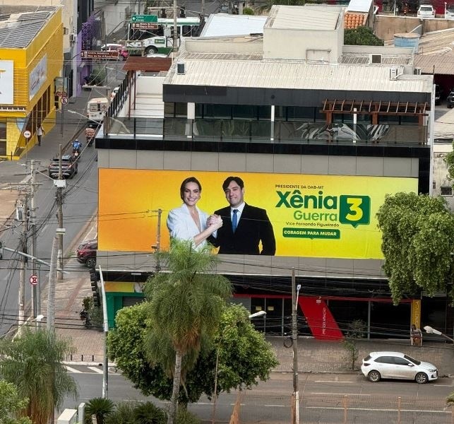 Chapa de Xenia derruba liminar da Comissão Eleitoral e mantém publicidade em comitê